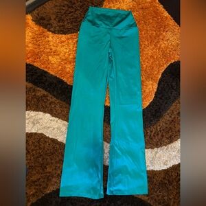 Weissman, Green, Flare, Leggings